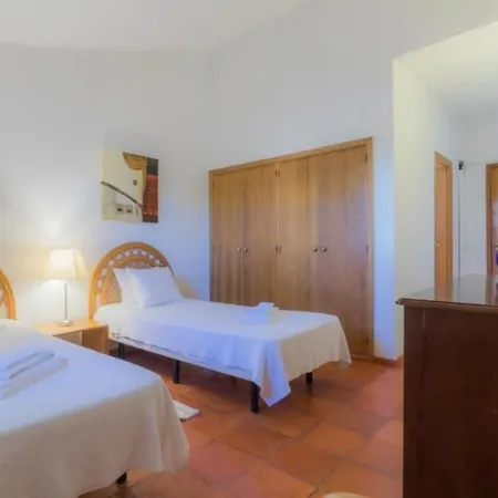 Сasa de vacaciones Mexicana Views Lush Fairway Pinhal Golf Quarteira